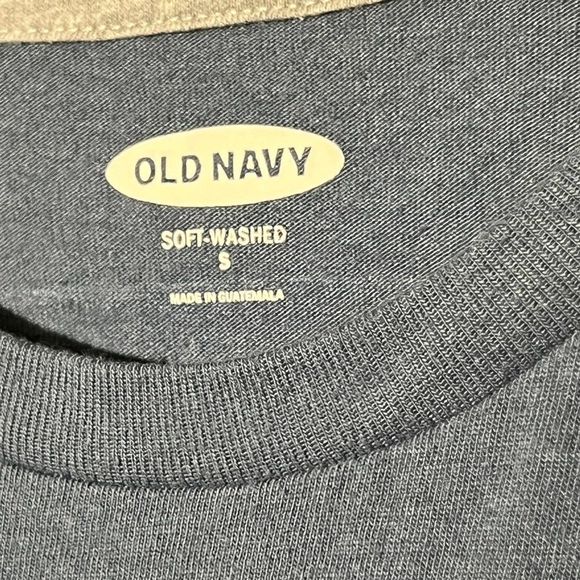 Old Navy Men's Tropical T Shirt - Size Small - Picture 3 of 3